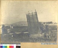明治二十八年臺北城內農民打穀照片藏品圖，第1張